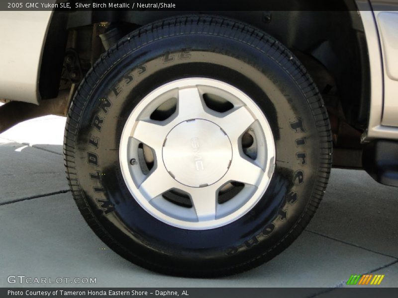 Silver Birch Metallic / Neutral/Shale 2005 GMC Yukon SLE