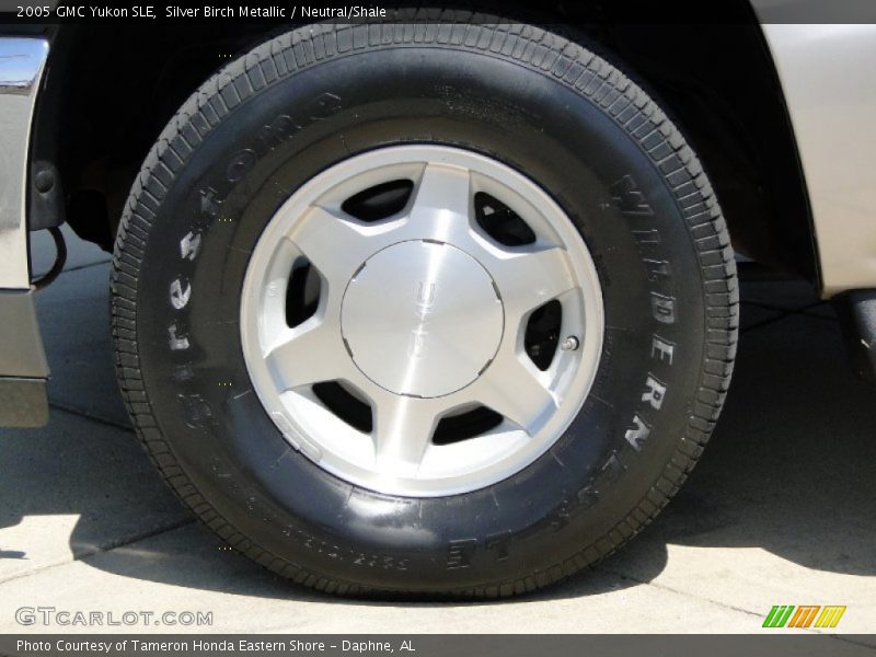 Silver Birch Metallic / Neutral/Shale 2005 GMC Yukon SLE