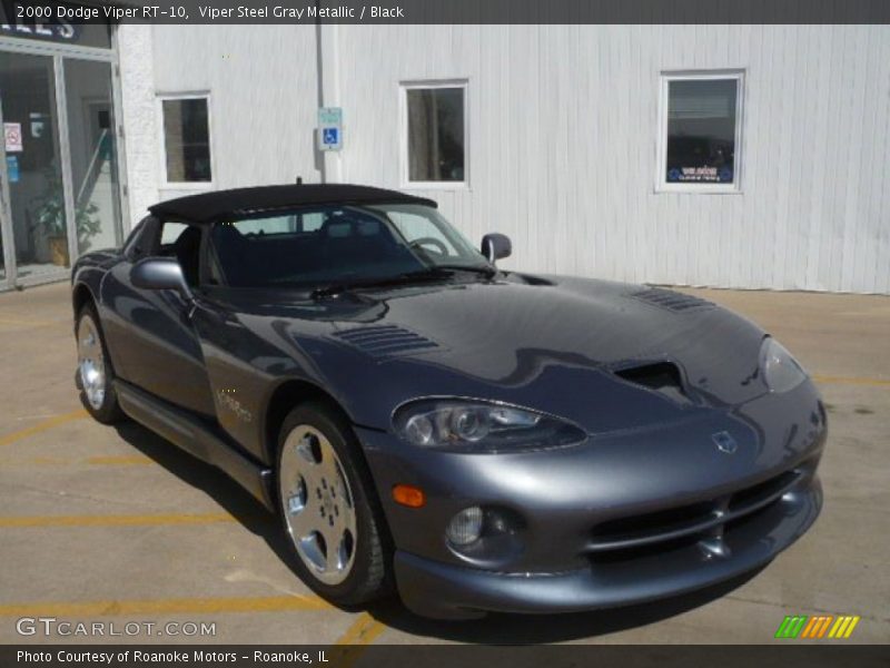Front 3/4 View of 2000 Viper RT-10