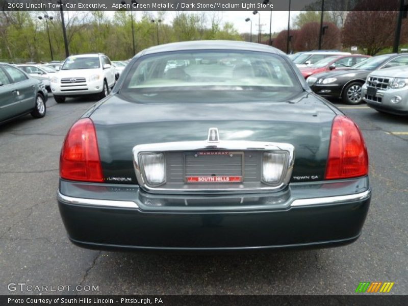 Aspen Green Metallic / Dark Stone/Medium Light Stone 2003 Lincoln Town Car Executive
