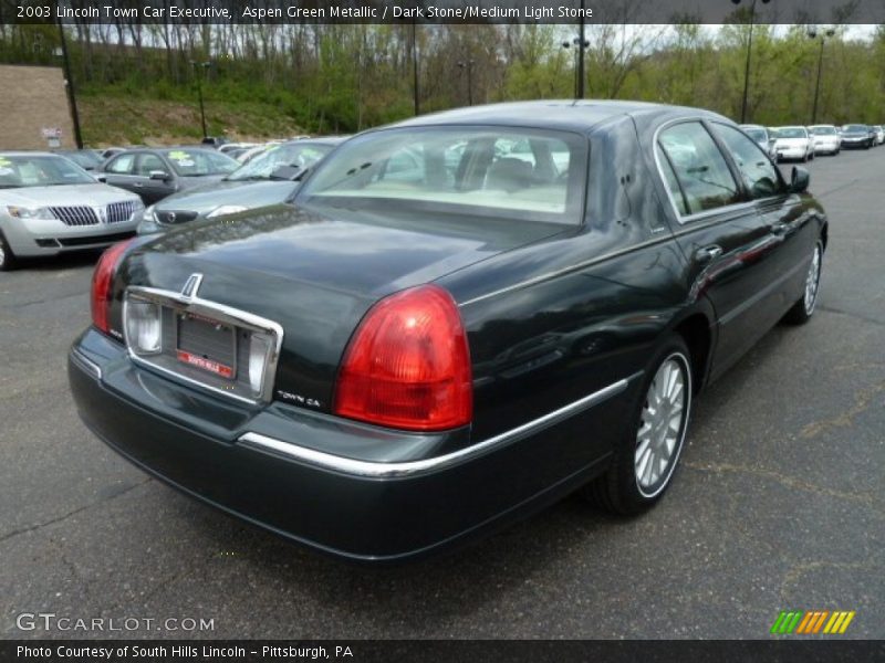 Aspen Green Metallic / Dark Stone/Medium Light Stone 2003 Lincoln Town Car Executive