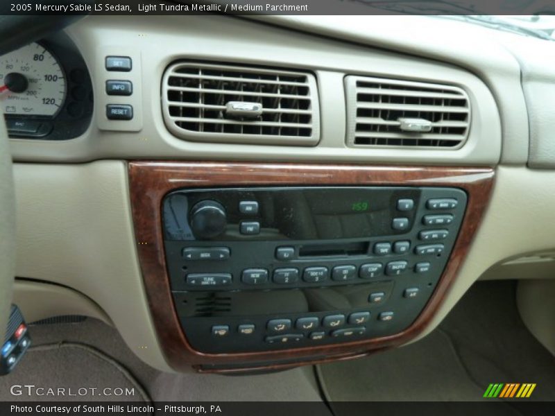 Controls of 2005 Sable LS Sedan