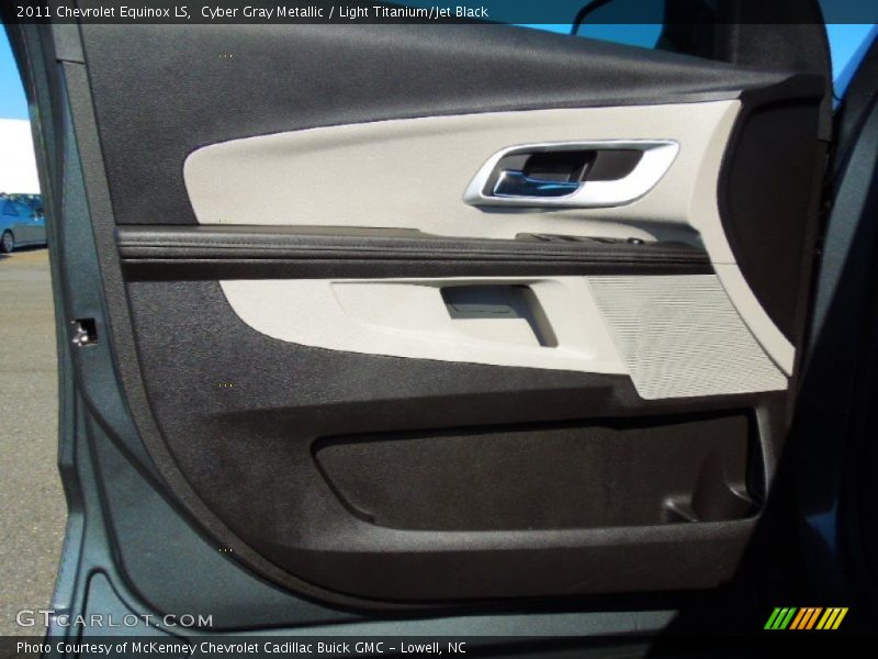 Cyber Gray Metallic / Light Titanium/Jet Black 2011 Chevrolet Equinox LS