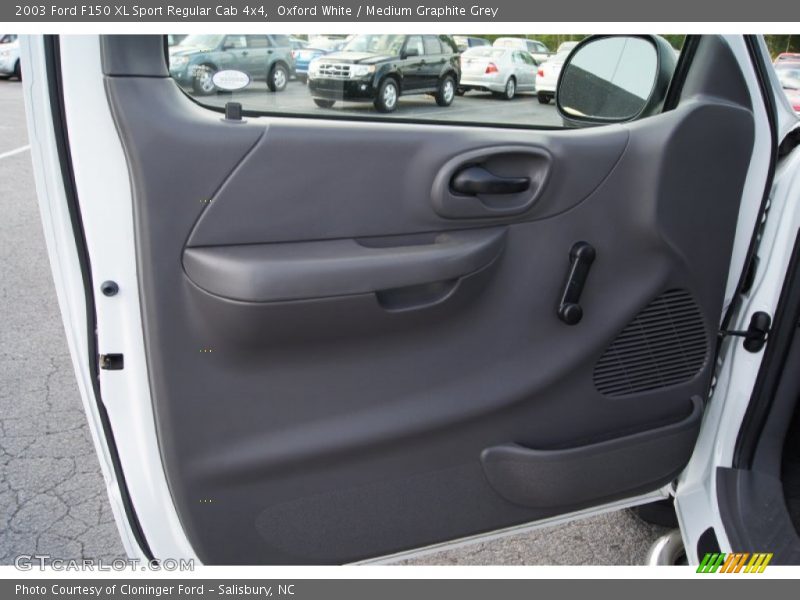 Door Panel of 2003 F150 XL Sport Regular Cab 4x4