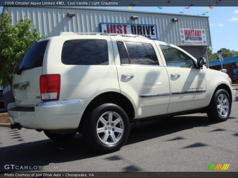 Cool Vanilla / Light Graystone 2008 Chrysler Aspen Limited 4WD