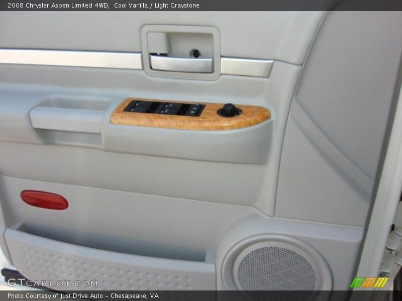 Cool Vanilla / Light Graystone 2008 Chrysler Aspen Limited 4WD