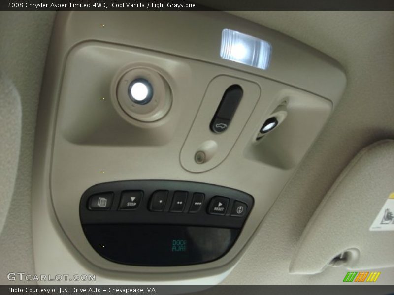 Cool Vanilla / Light Graystone 2008 Chrysler Aspen Limited 4WD