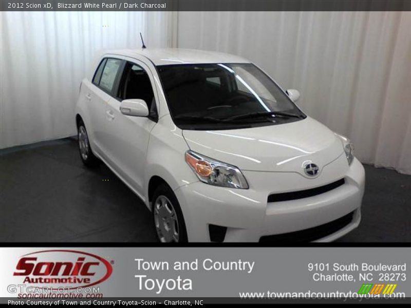 Blizzard White Pearl / Dark Charcoal 2012 Scion xD