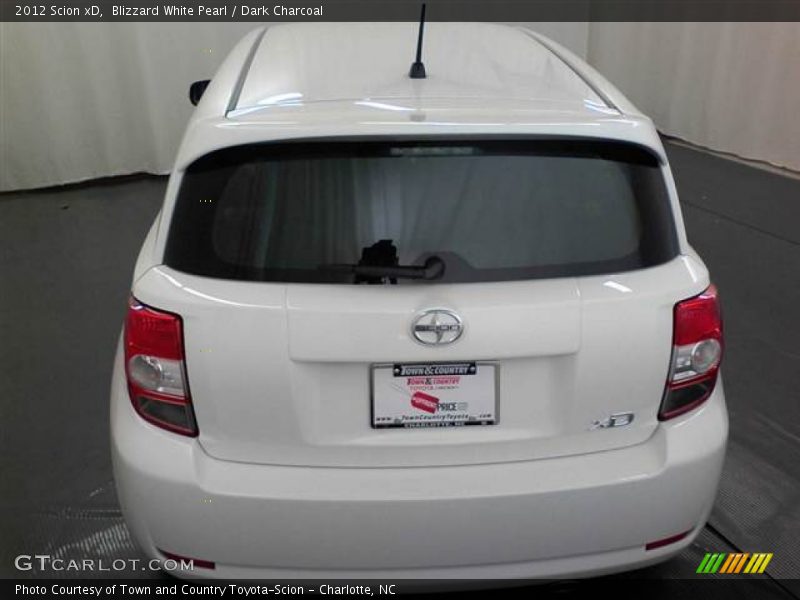 Blizzard White Pearl / Dark Charcoal 2012 Scion xD