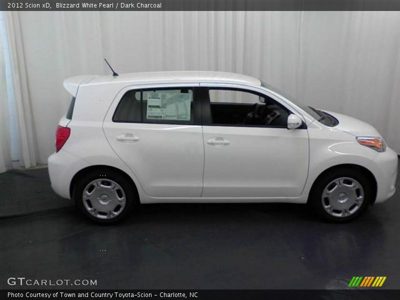 Blizzard White Pearl / Dark Charcoal 2012 Scion xD