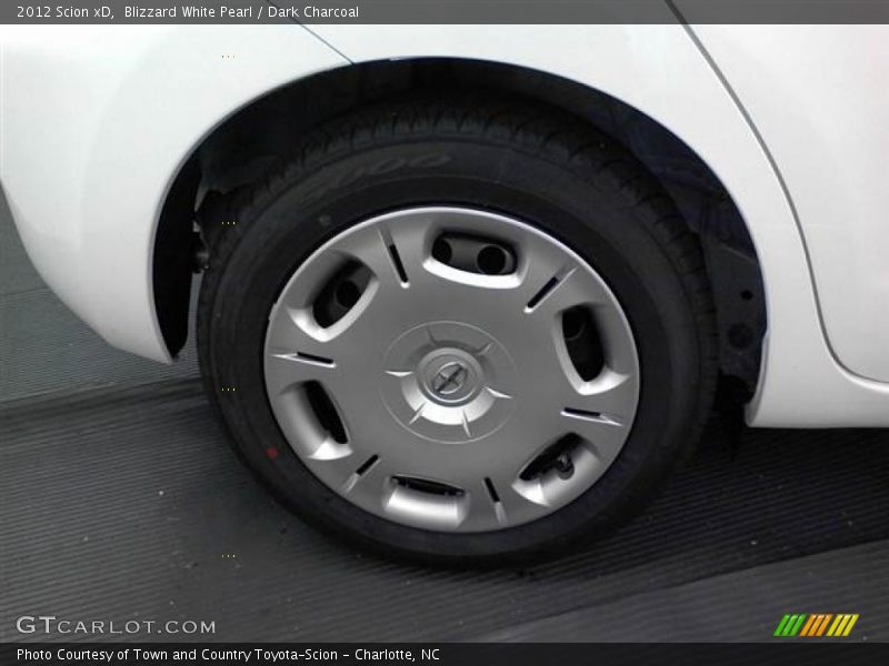 Blizzard White Pearl / Dark Charcoal 2012 Scion xD