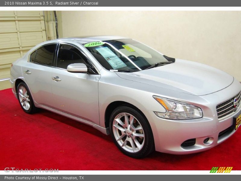 Radiant Silver / Charcoal 2010 Nissan Maxima 3.5 S