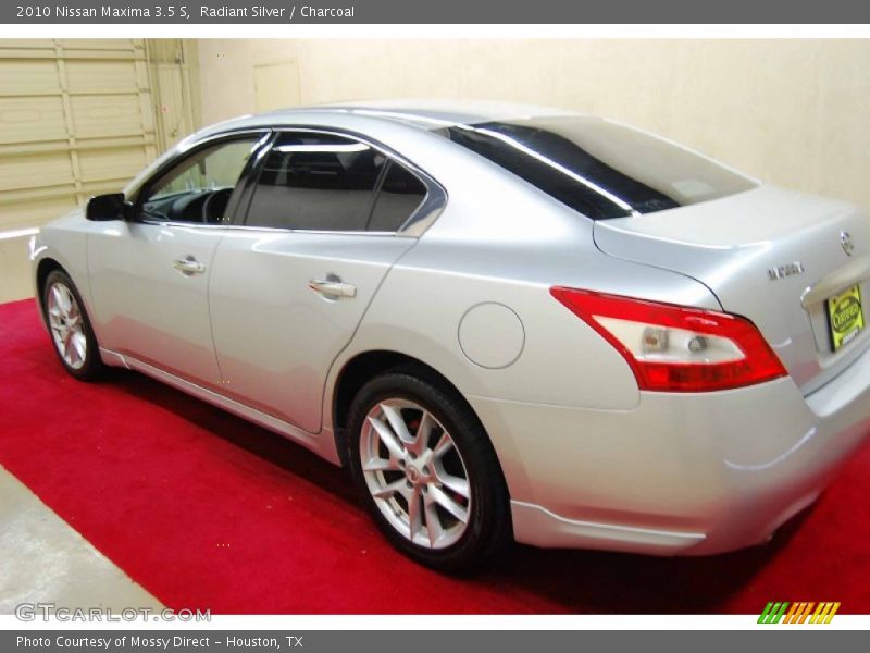 Radiant Silver / Charcoal 2010 Nissan Maxima 3.5 S