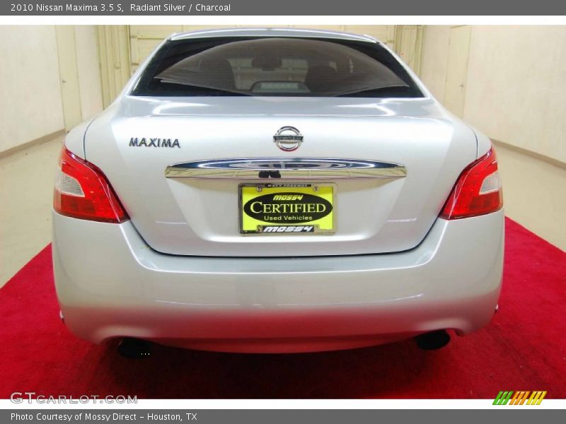 Radiant Silver / Charcoal 2010 Nissan Maxima 3.5 S
