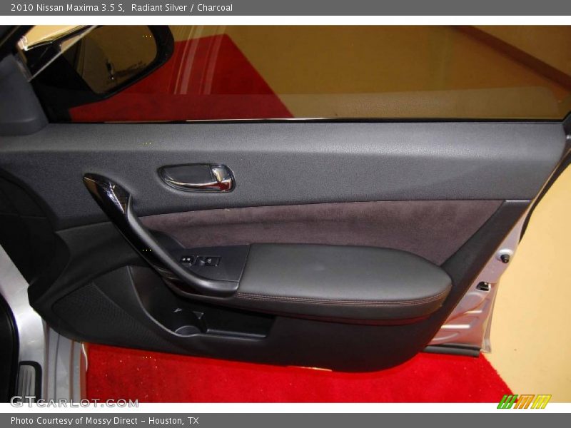 Radiant Silver / Charcoal 2010 Nissan Maxima 3.5 S