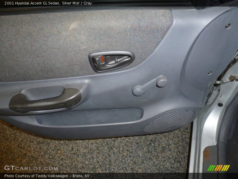 Silver Mist / Gray 2001 Hyundai Accent GL Sedan