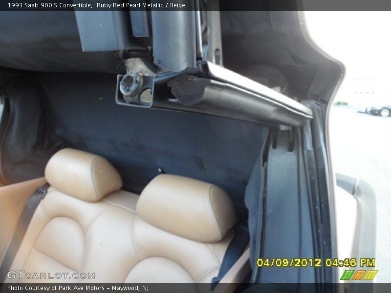 Ruby Red Pearl Metallic / Beige 1993 Saab 900 S Convertible