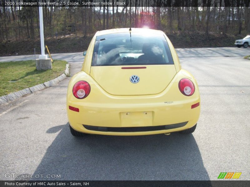 Sunflower Yellow / Black 2010 Volkswagen New Beetle 2.5 Coupe