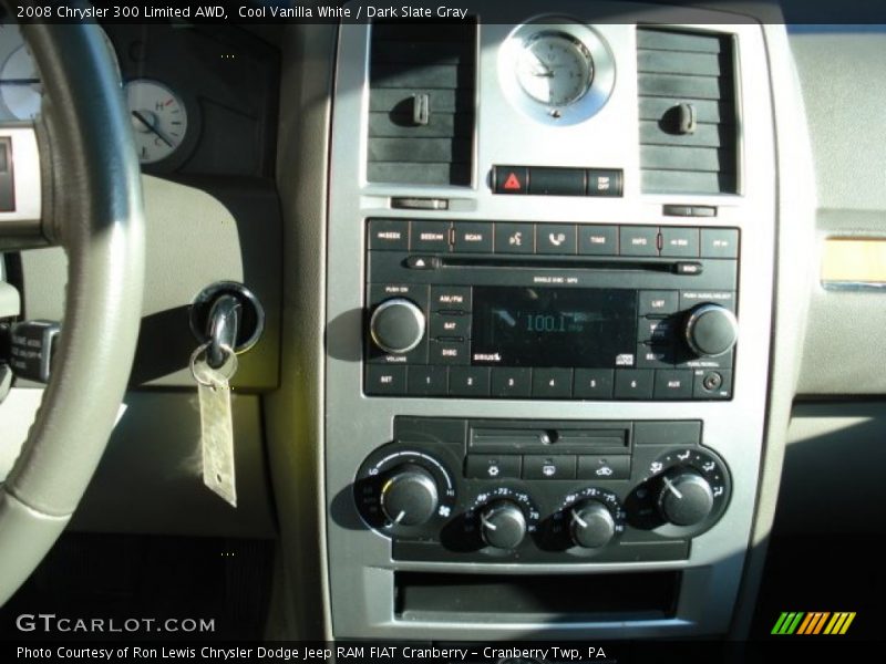 Cool Vanilla White / Dark Slate Gray 2008 Chrysler 300 Limited AWD
