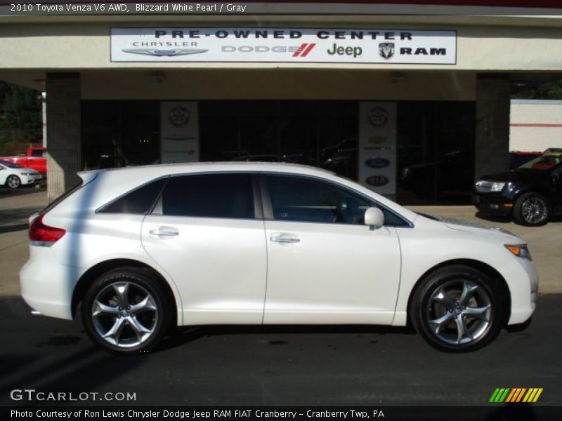 Blizzard White Pearl / Gray 2010 Toyota Venza V6 AWD