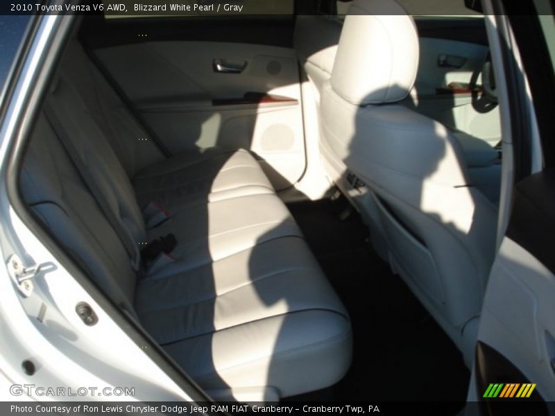 Blizzard White Pearl / Gray 2010 Toyota Venza V6 AWD