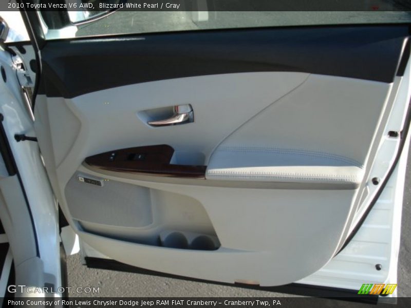 Blizzard White Pearl / Gray 2010 Toyota Venza V6 AWD