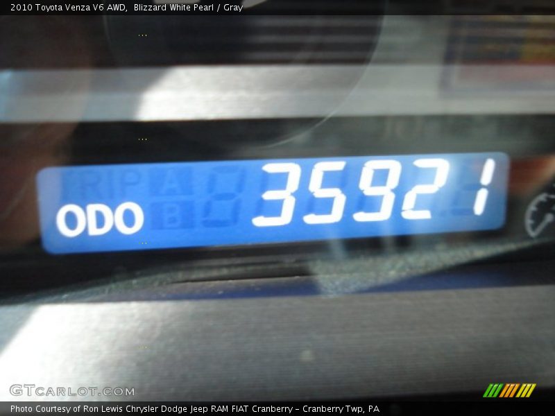 Blizzard White Pearl / Gray 2010 Toyota Venza V6 AWD