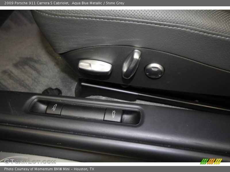 Controls of 2009 911 Carrera S Cabriolet