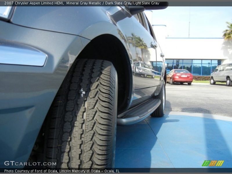 Mineral Gray Metallic / Dark Slate Gray/Light Slate Gray 2007 Chrysler Aspen Limited HEMI