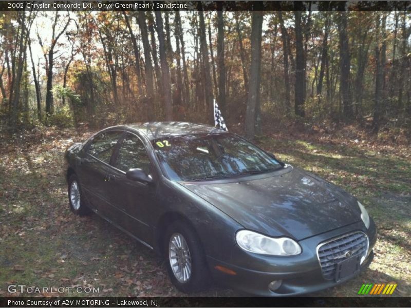 Onyx Green Pearl / Sandstone 2002 Chrysler Concorde LXi