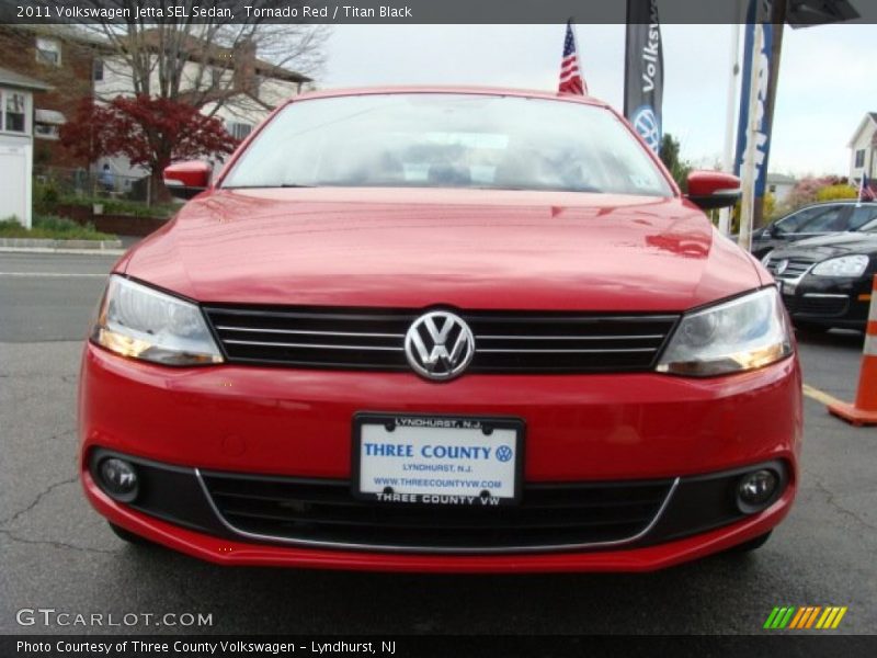 Tornado Red / Titan Black 2011 Volkswagen Jetta SEL Sedan