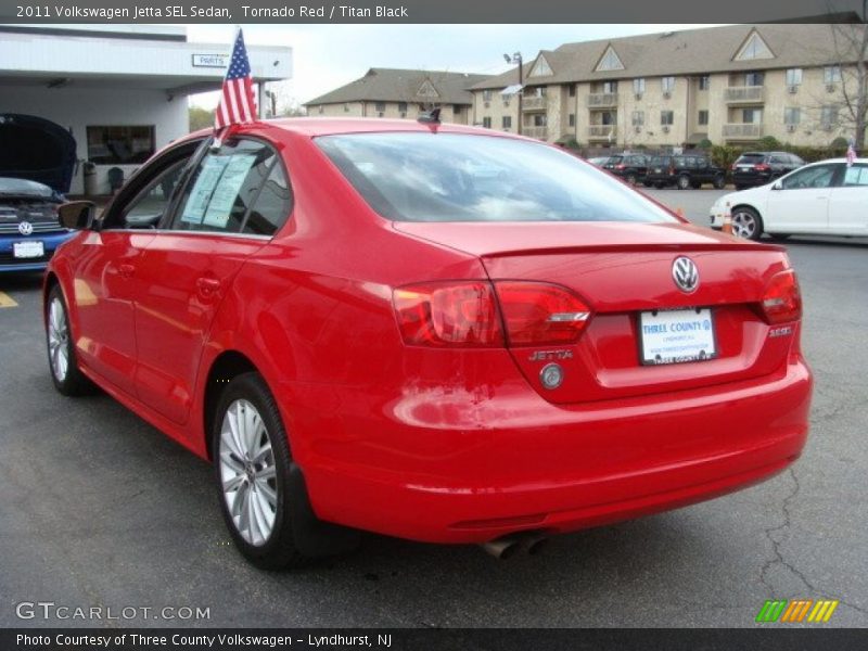 Tornado Red / Titan Black 2011 Volkswagen Jetta SEL Sedan