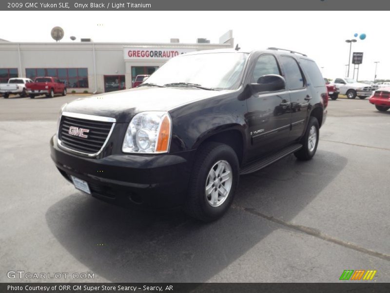 Onyx Black / Light Titanium 2009 GMC Yukon SLE