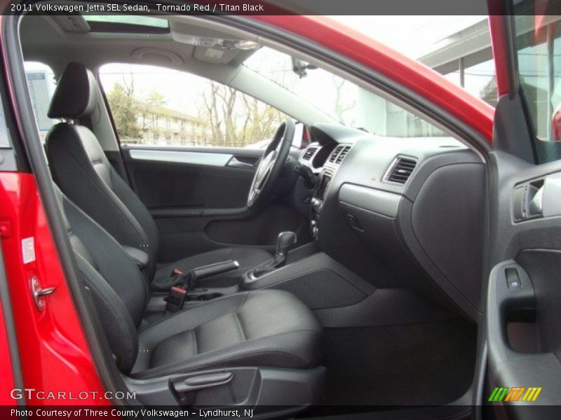 Tornado Red / Titan Black 2011 Volkswagen Jetta SEL Sedan