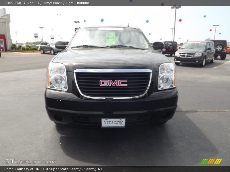 Onyx Black / Light Titanium 2009 GMC Yukon SLE