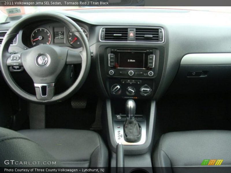 Tornado Red / Titan Black 2011 Volkswagen Jetta SEL Sedan