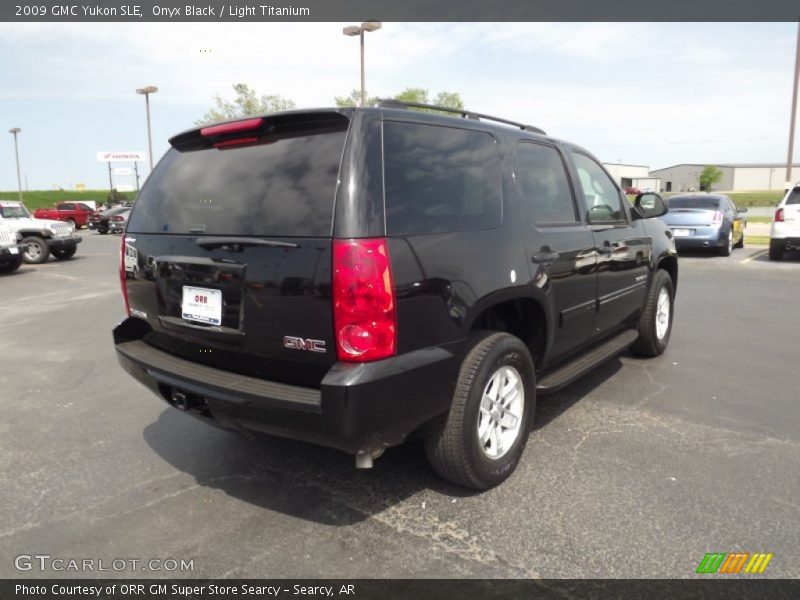 Onyx Black / Light Titanium 2009 GMC Yukon SLE