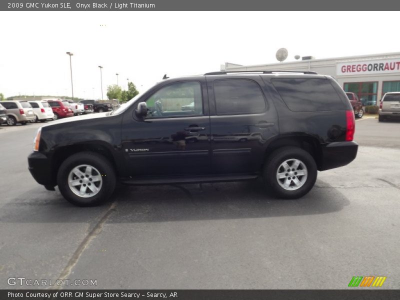 Onyx Black / Light Titanium 2009 GMC Yukon SLE