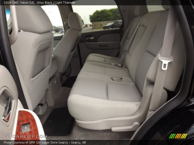 Onyx Black / Light Titanium 2009 GMC Yukon SLE