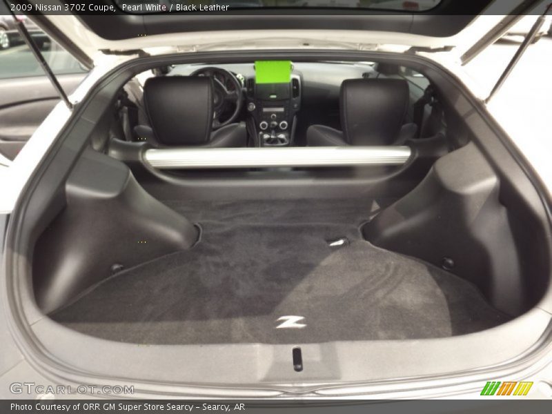 Pearl White / Black Leather 2009 Nissan 370Z Coupe