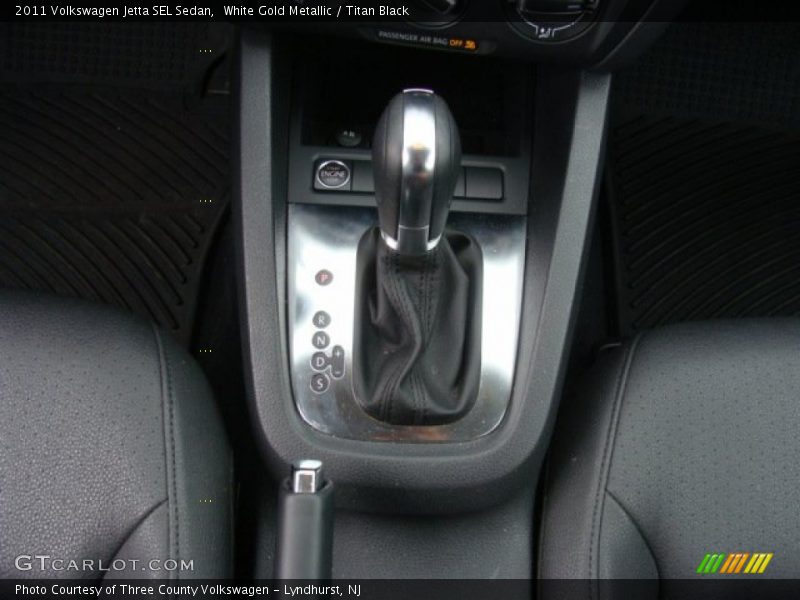White Gold Metallic / Titan Black 2011 Volkswagen Jetta SEL Sedan