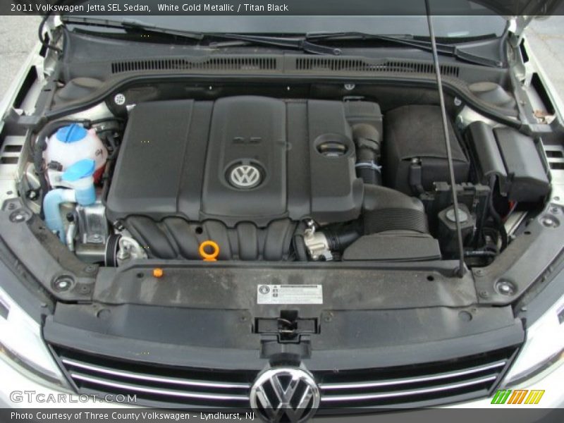 White Gold Metallic / Titan Black 2011 Volkswagen Jetta SEL Sedan