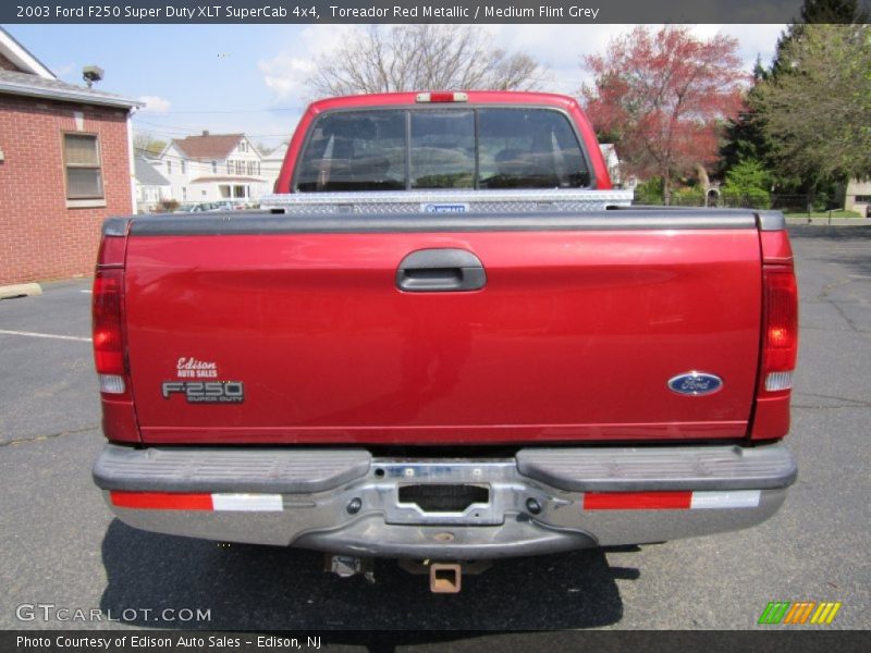 Toreador Red Metallic / Medium Flint Grey 2003 Ford F250 Super Duty XLT SuperCab 4x4
