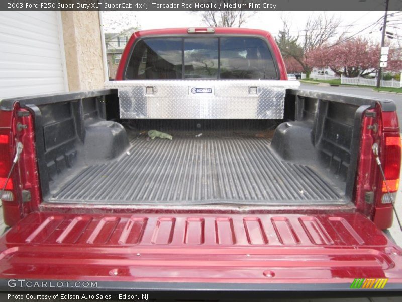 Toreador Red Metallic / Medium Flint Grey 2003 Ford F250 Super Duty XLT SuperCab 4x4