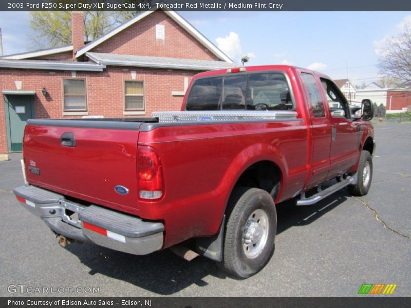 Toreador Red Metallic / Medium Flint Grey 2003 Ford F250 Super Duty XLT SuperCab 4x4