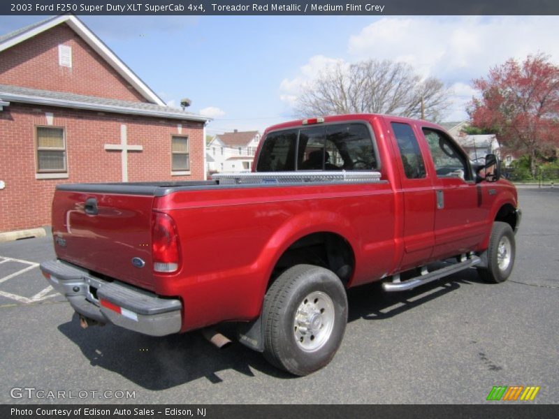 Toreador Red Metallic / Medium Flint Grey 2003 Ford F250 Super Duty XLT SuperCab 4x4