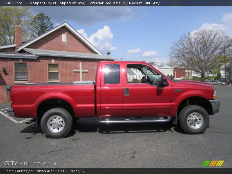 Toreador Red Metallic / Medium Flint Grey 2003 Ford F250 Super Duty XLT SuperCab 4x4