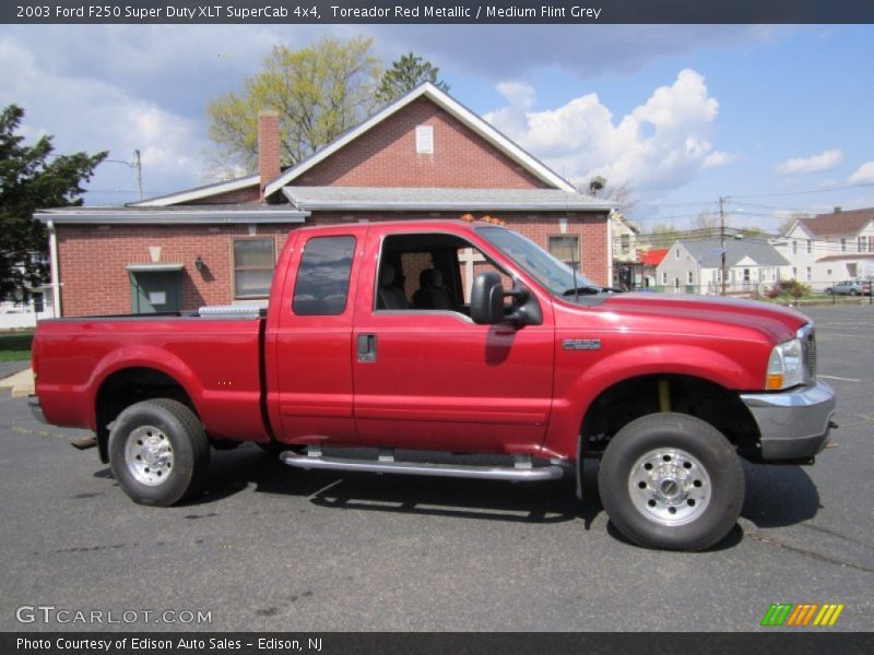 Toreador Red Metallic / Medium Flint Grey 2003 Ford F250 Super Duty XLT SuperCab 4x4