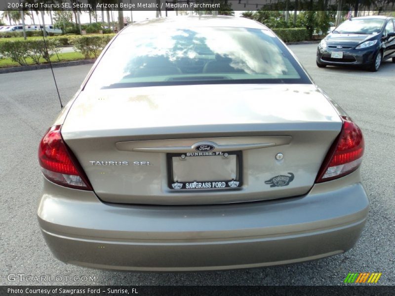 Arizona Beige Metallic / Medium Parchment 2004 Ford Taurus SEL Sedan