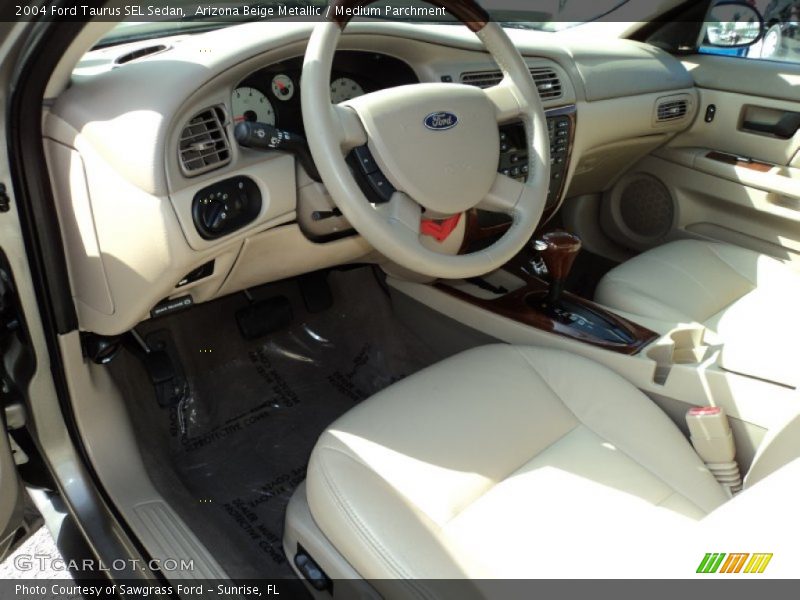 Arizona Beige Metallic / Medium Parchment 2004 Ford Taurus SEL Sedan